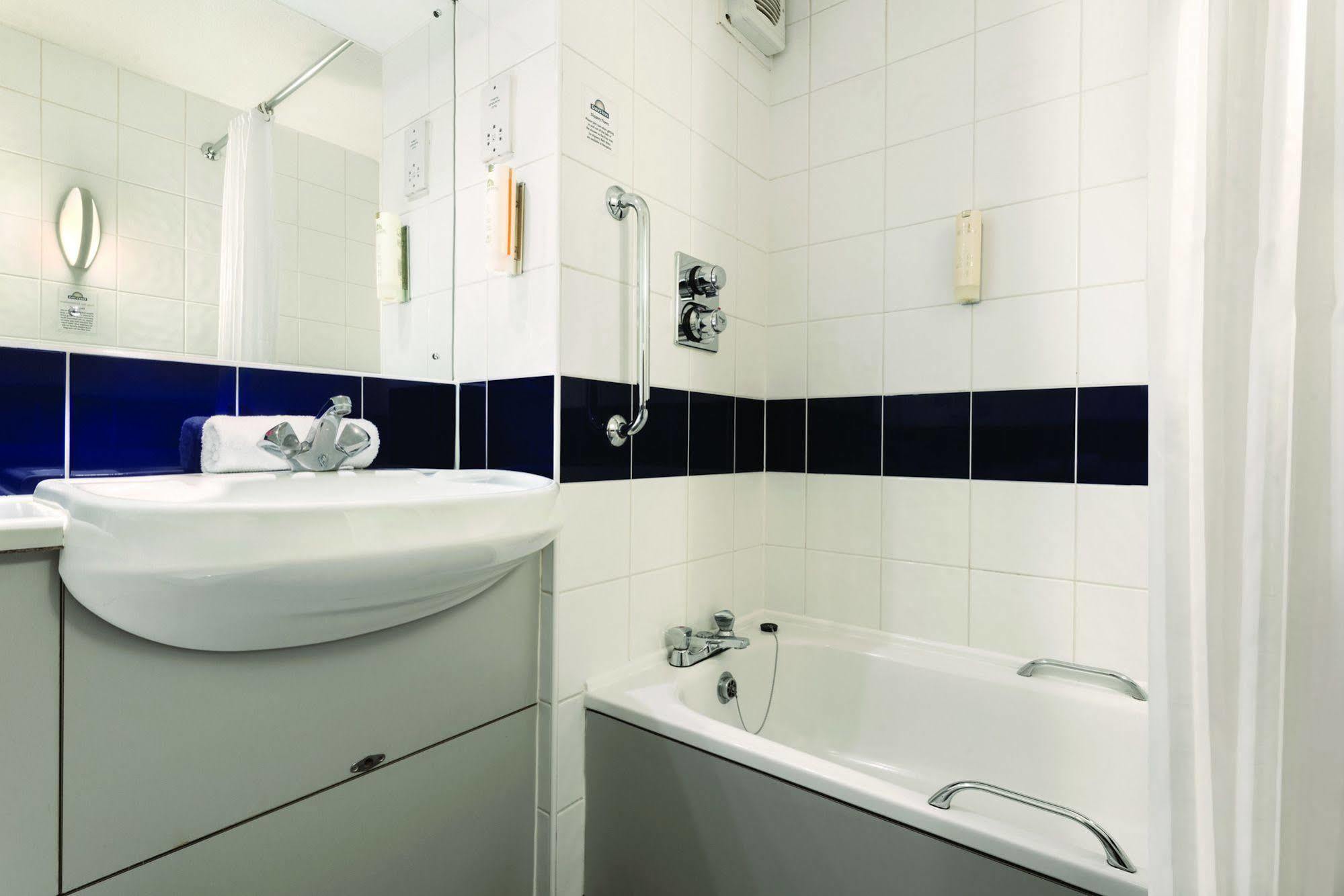 Days Inn Michaelwood M5 Falfield Ngoại thất bức ảnh